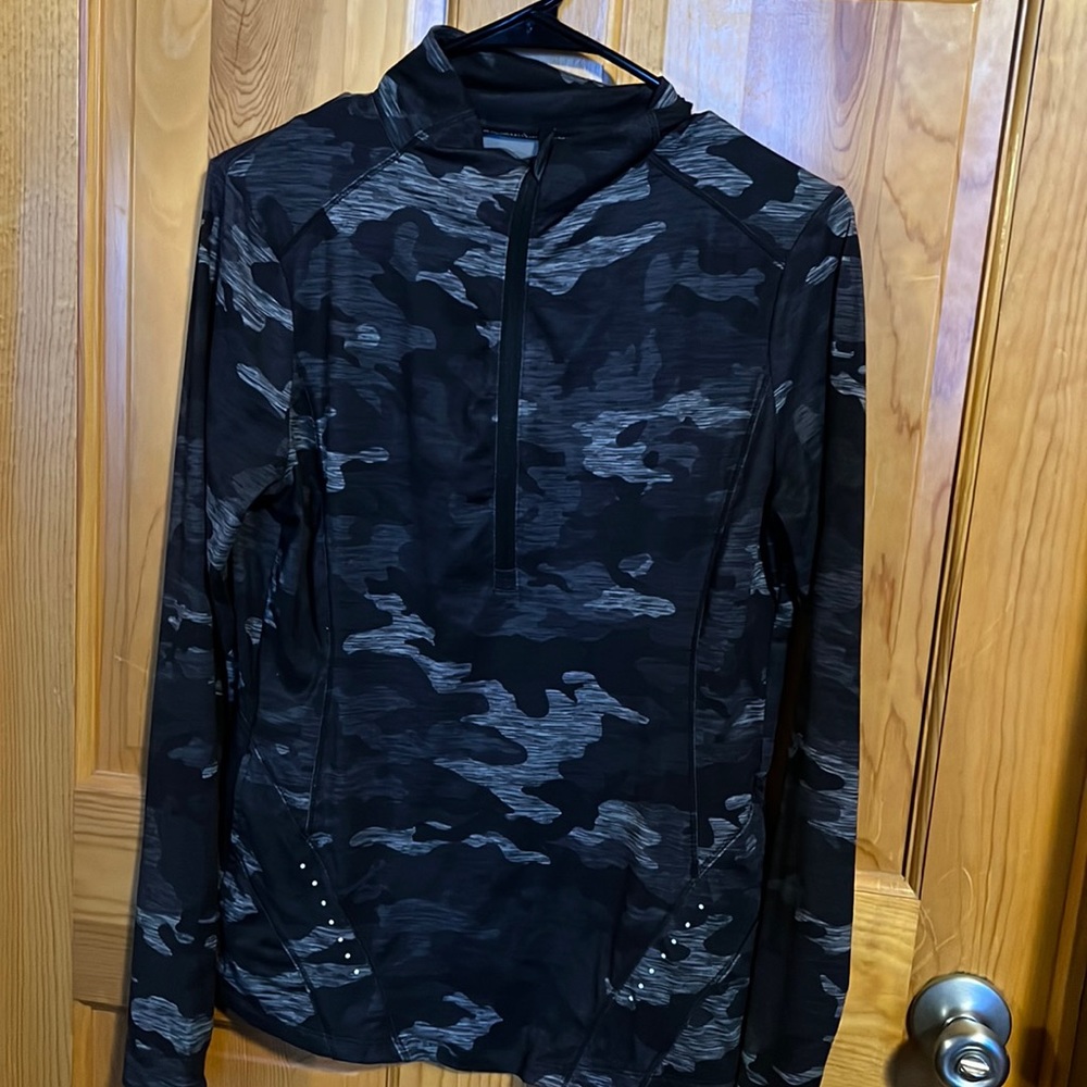 Women’s quarter zip